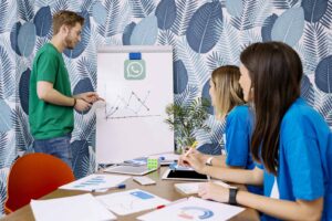 WhatsApp Business - Contenido OM Agency
