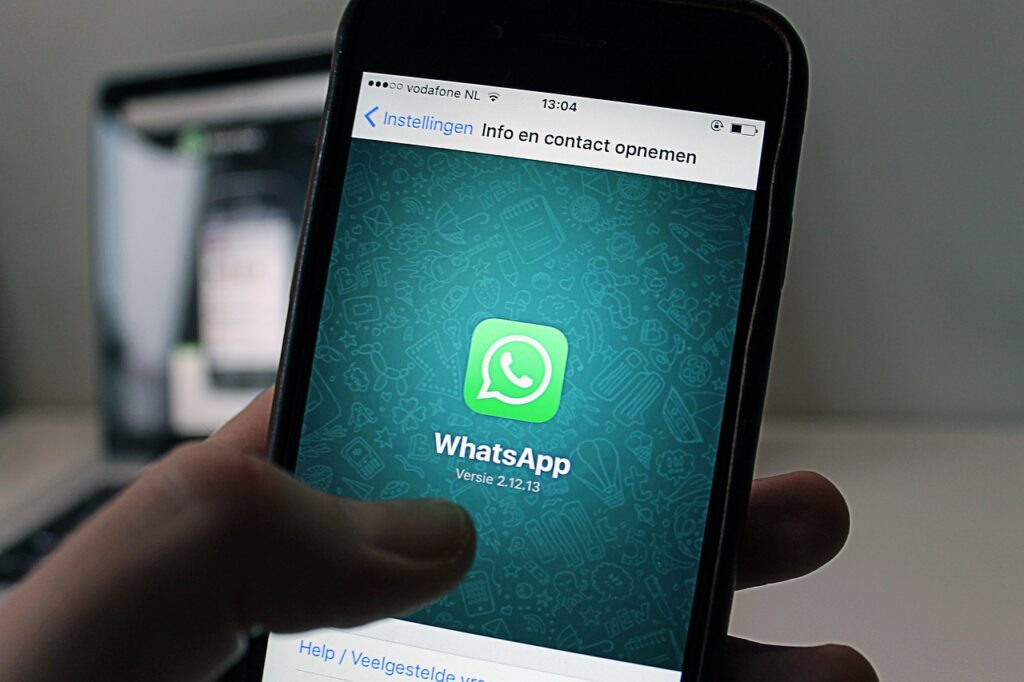 ¿Cómo crear un bot para WhastApp? La guía actualizada | OM